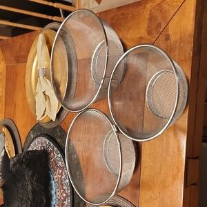 Set of 3 metal strainers / sifters